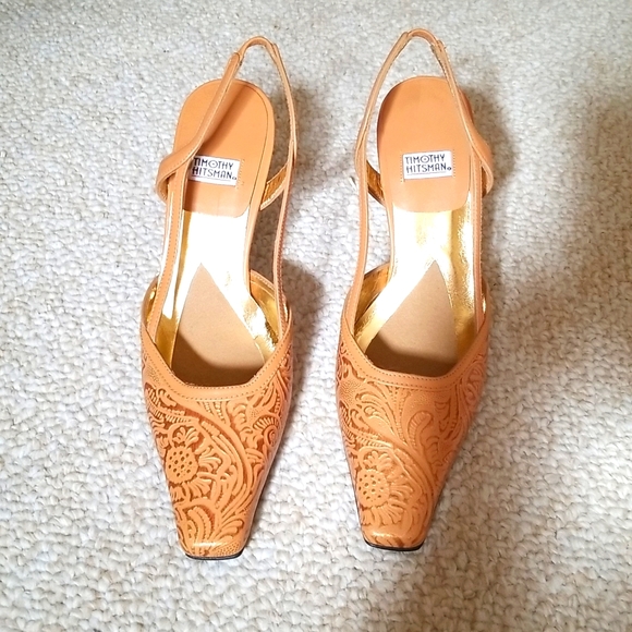Timothy HitsmanCamelGold Pattern,OpenBack, Pump/heel.New in box. 3" heel… - Picture 8 of 8